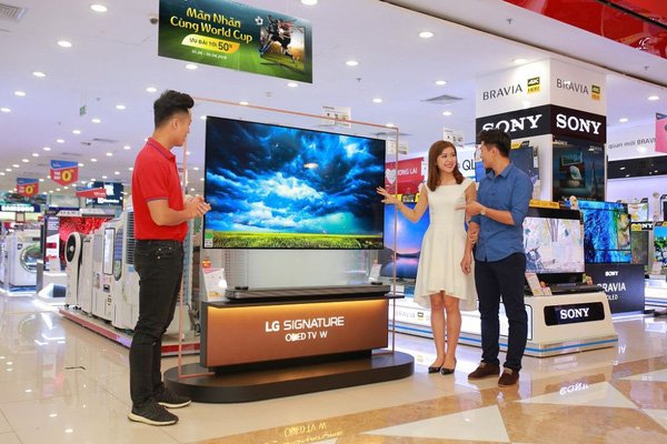 Khuyến mại máy chiếu - tivi mùa bóng 2012